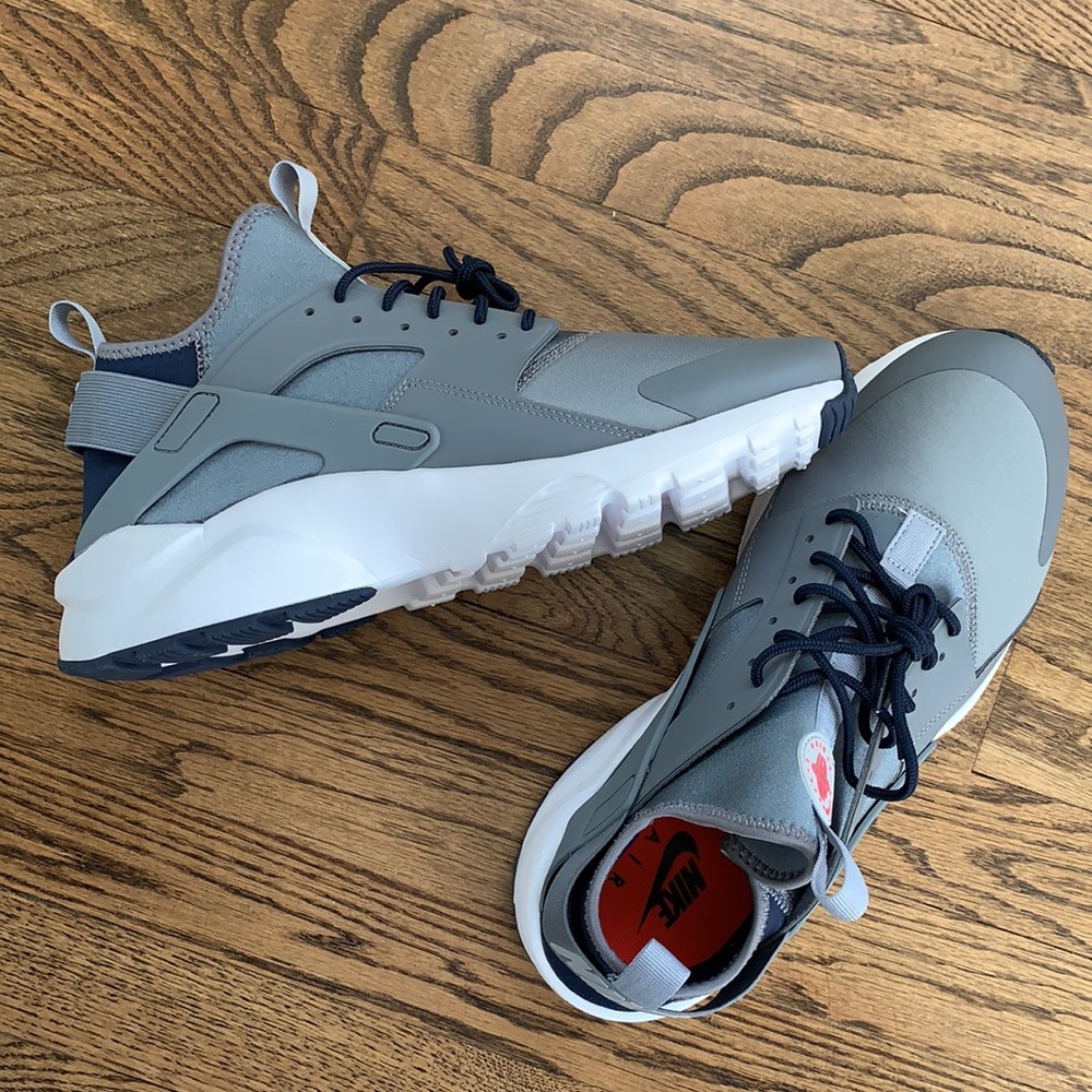 Brand New Men’s Nike Air Hurache Shoes